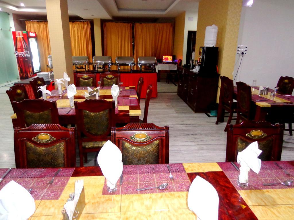 Hotel R K Palace Bodh Gaya Ngoại thất bức ảnh